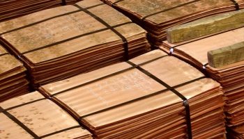 Las razones tras el alza del cobre: Mercado con perspectivas de oferta estrecha y demanda creciente de China